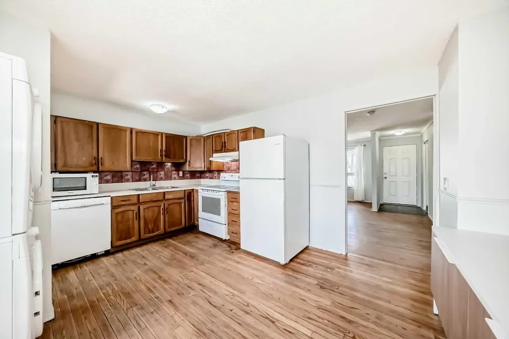 6840 4 Avenue NE Calgary AB T2A 6N3
