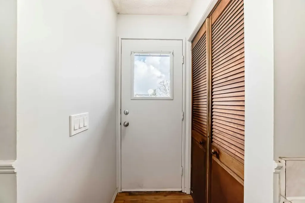 6840 4 Avenue NE Calgary AB T2A 6N3