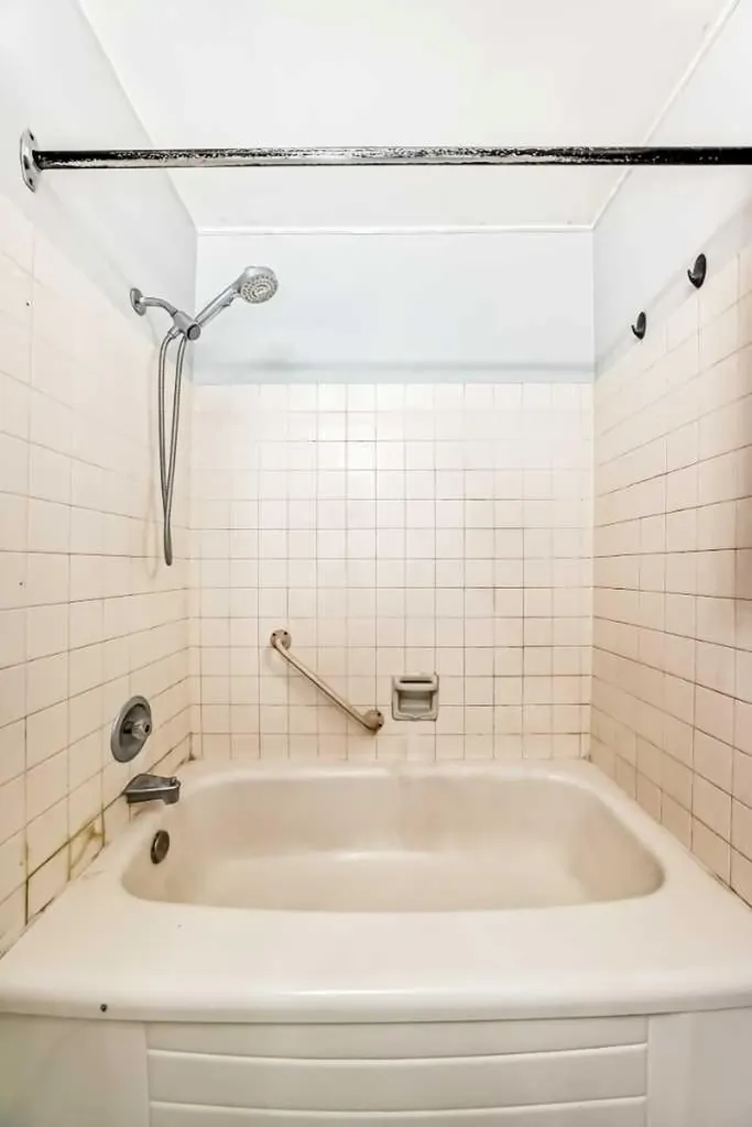 6840 4 Avenue NE Calgary AB T2A 6N3