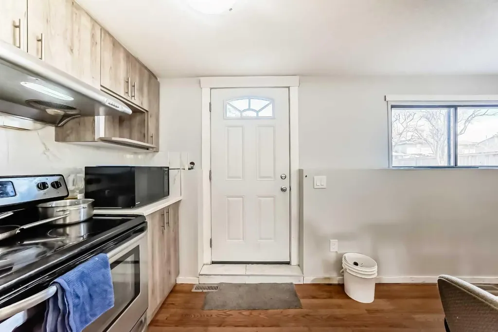 6840 4 Avenue NE Calgary AB T2A 6N3