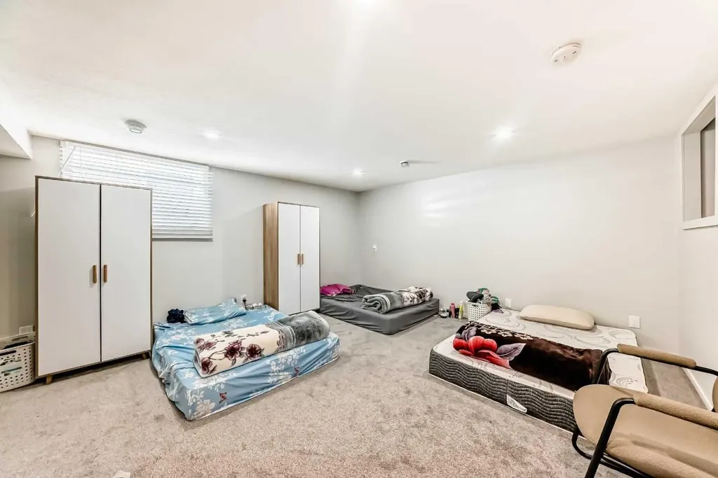 6840 4 Avenue NE Calgary AB T2A 6N3