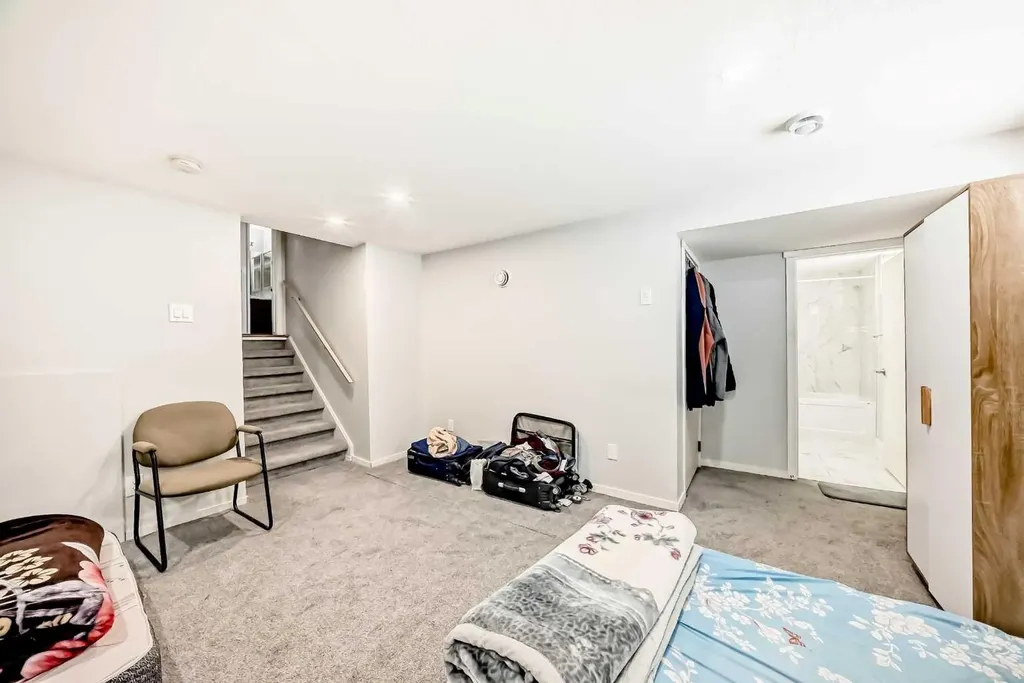 6840 4 Avenue NE Calgary AB T2A 6N3