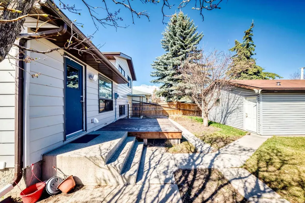 6840 4 Avenue NE Calgary AB T2A 6N3
