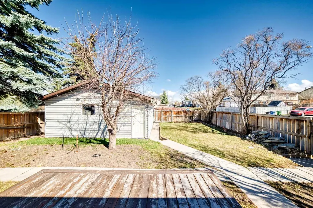 6840 4 Avenue NE Calgary AB T2A 6N3