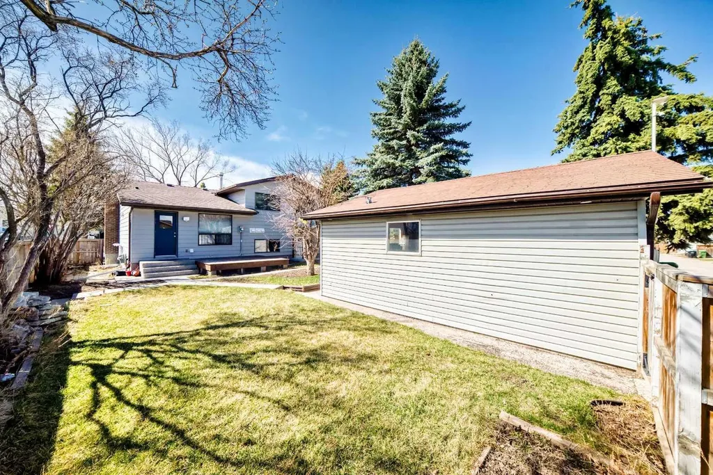 6840 4 Avenue NE Calgary AB T2A 6N3