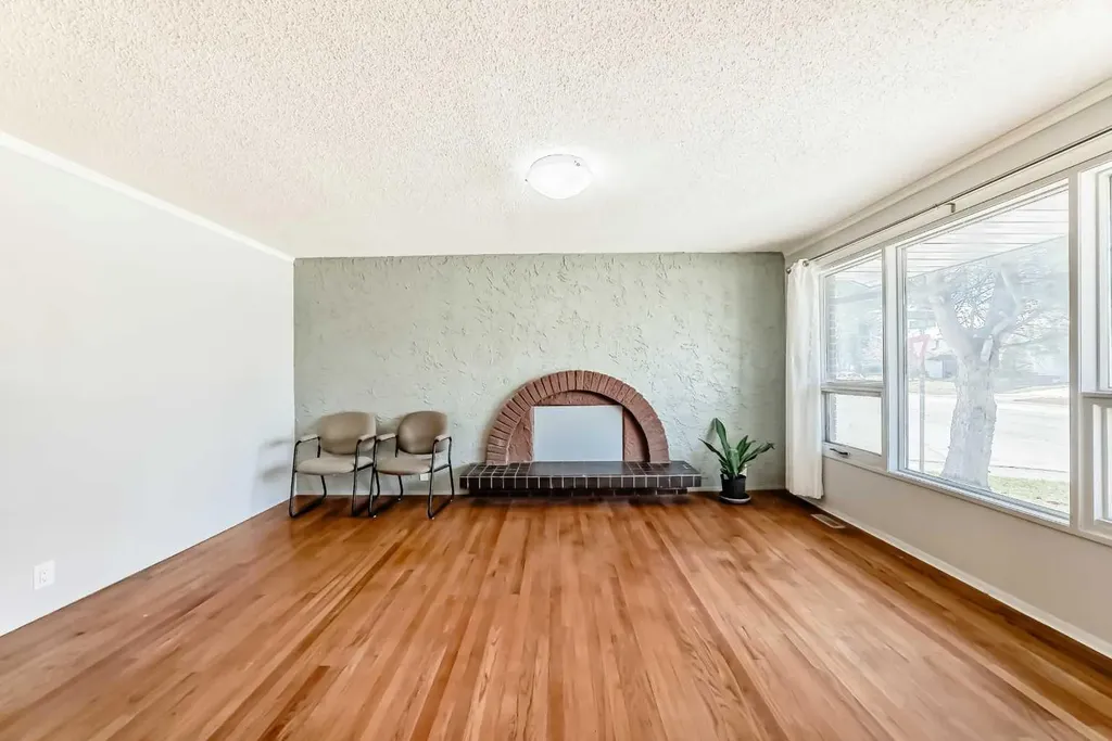 6840 4 Avenue NE Calgary AB T2A 6N3