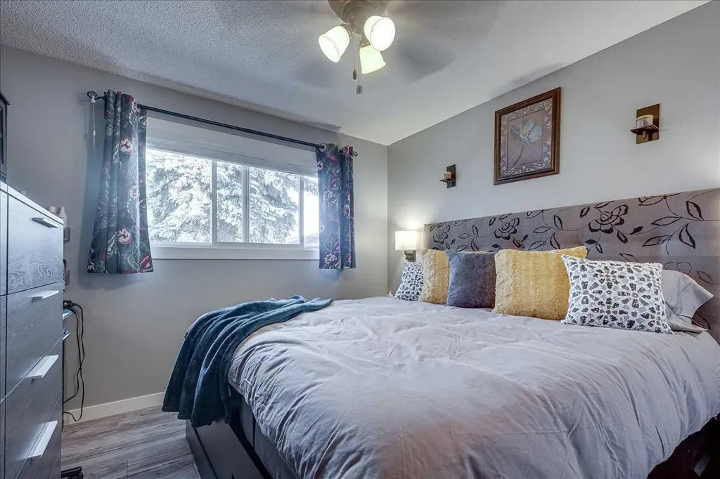 5616 55 Avenue Lacombe AB T4L 1L9