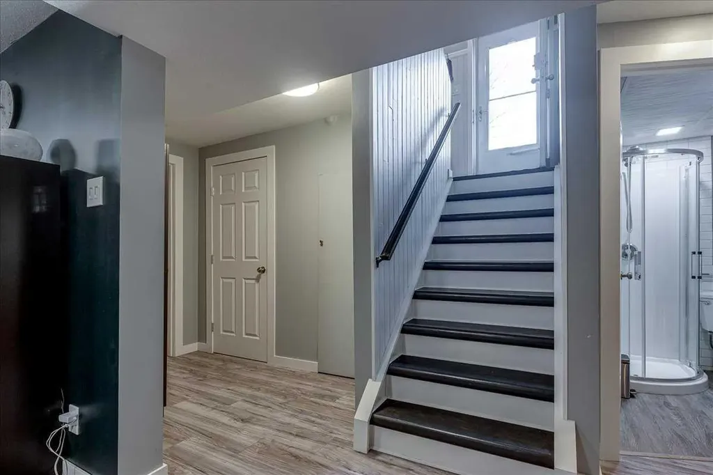 5616 55 Avenue Lacombe AB T4L 1L9