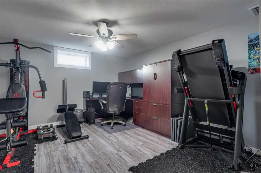5616 55 Avenue Lacombe AB T4L 1L9