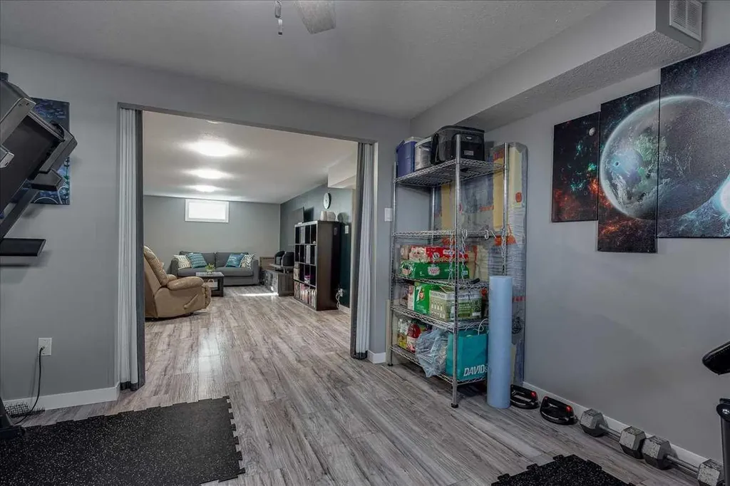 5616 55 Avenue Lacombe AB T4L 1L9