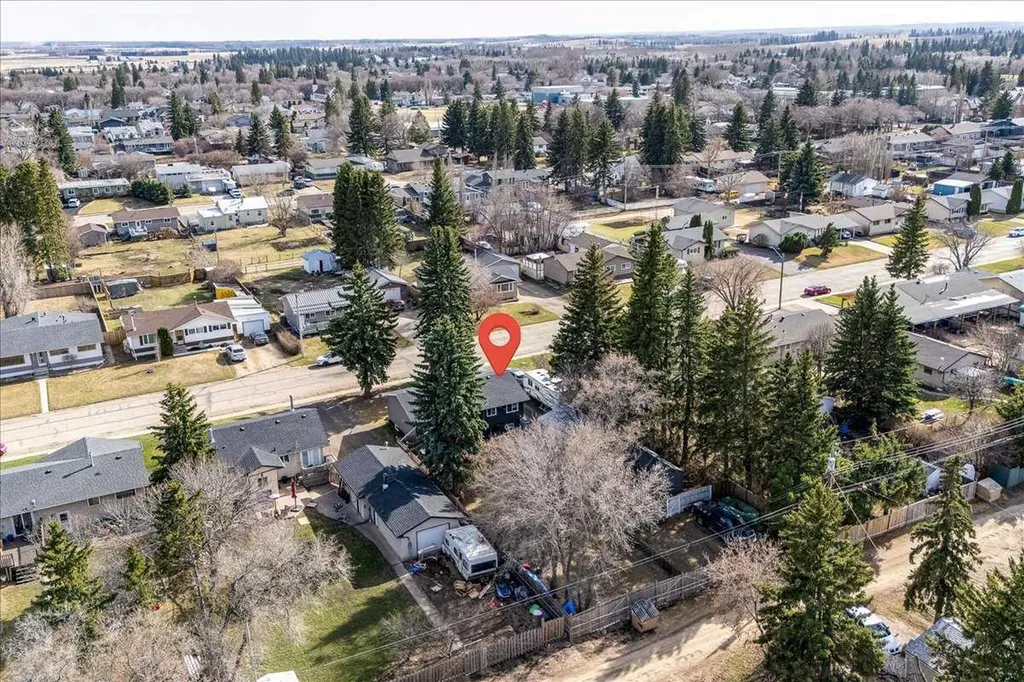 5616 55 Avenue Lacombe AB T4L 1L9