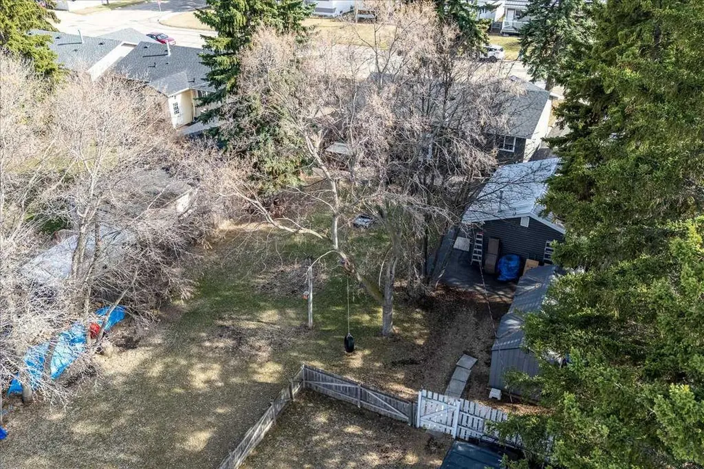 5616 55 Avenue Lacombe AB T4L 1L9