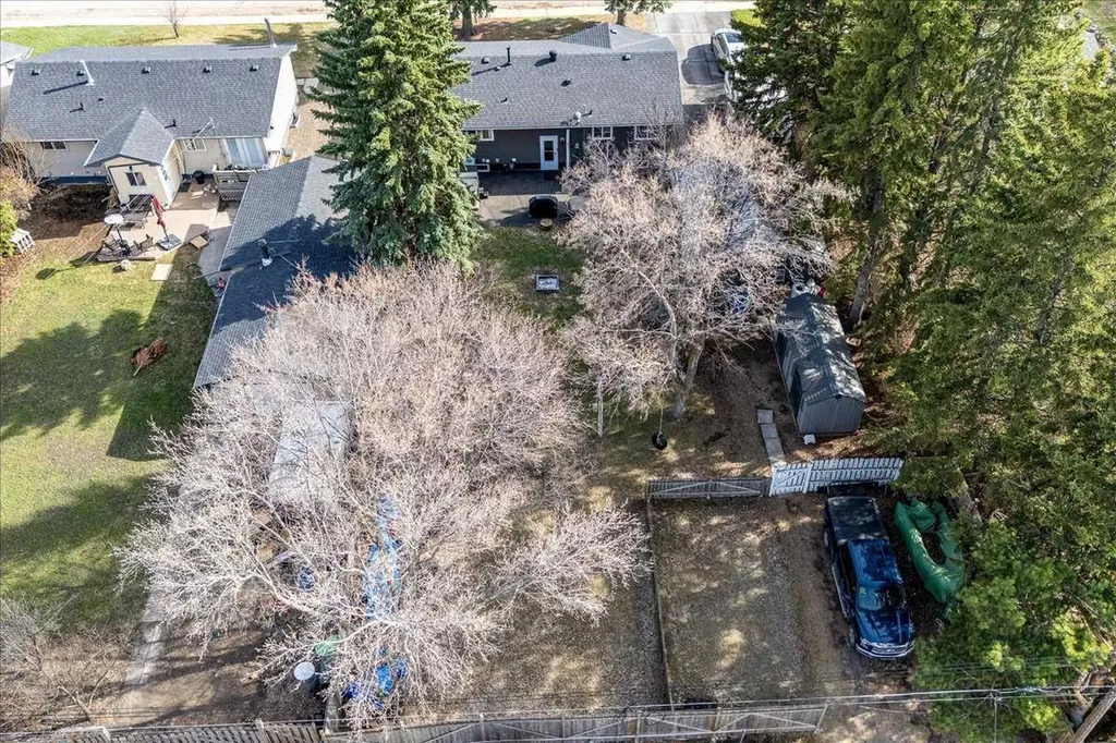 5616 55 Avenue Lacombe AB T4L 1L9