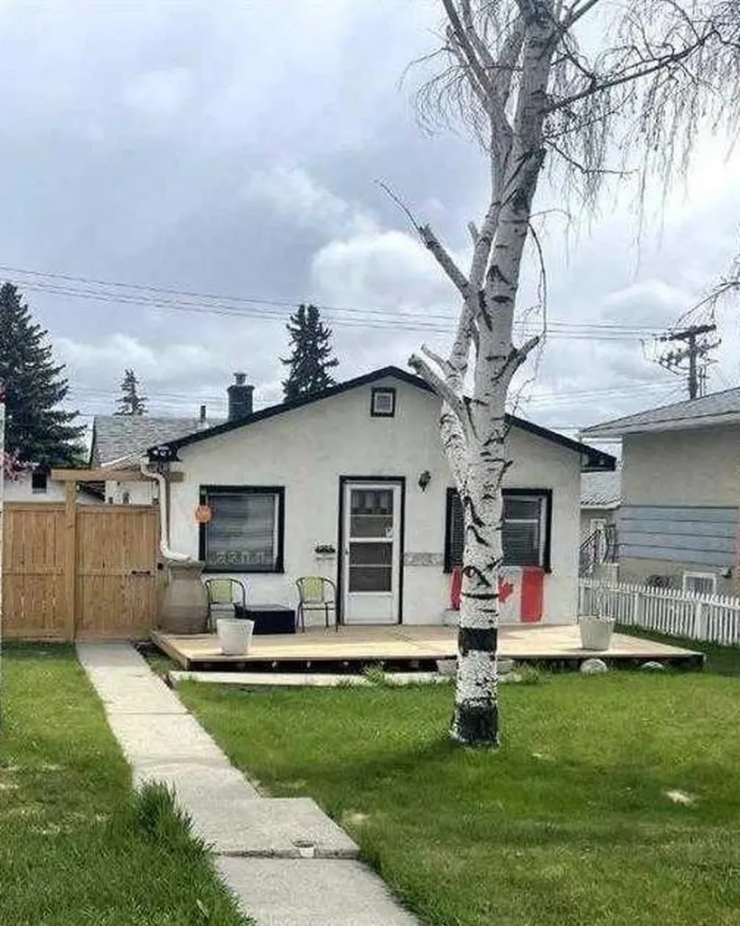 2511 9 Avenue SE Calgary AB T2A0B4