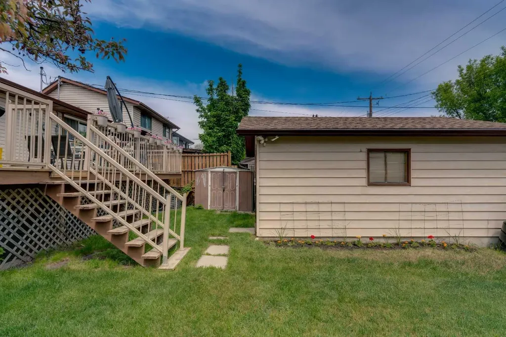 20 Ogmoor Crescent SE Calgary AB T2C 2E9