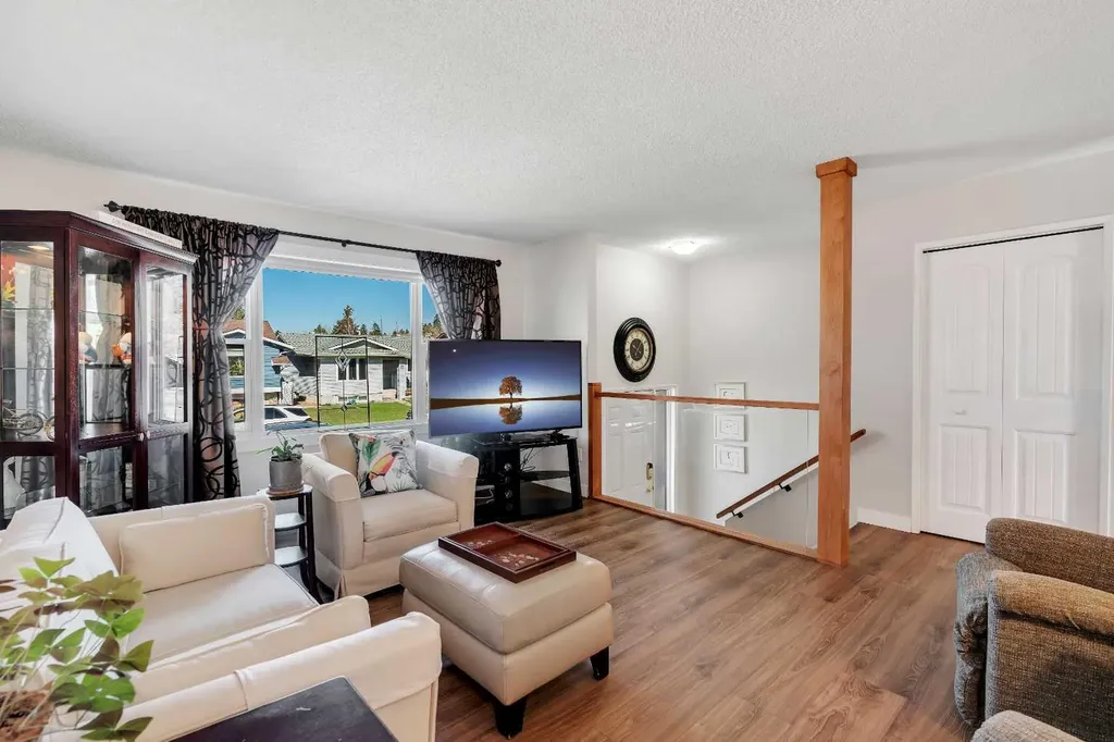 20 Ogmoor Crescent SE Calgary AB T2C 2E9