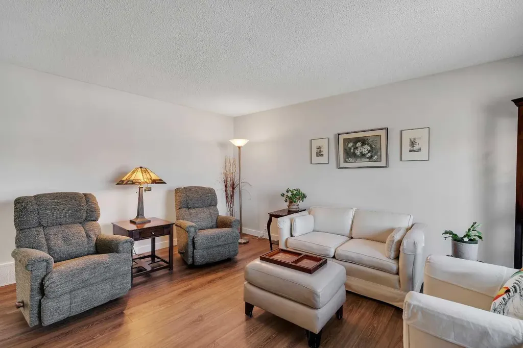 20 Ogmoor Crescent SE Calgary AB T2C 2E9
