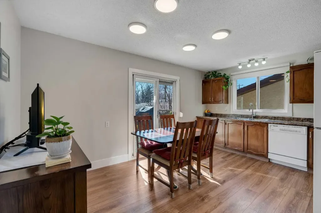 20 Ogmoor Crescent SE Calgary AB T2C 2E9