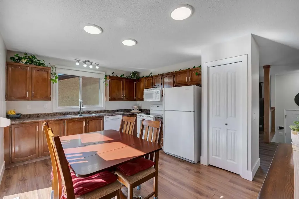 20 Ogmoor Crescent SE Calgary AB T2C 2E9