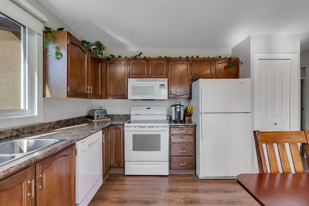 20 Ogmoor Crescent SE Calgary AB T2C 2E9