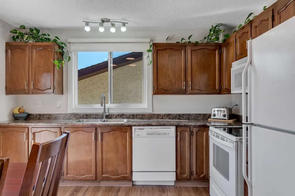 20 Ogmoor Crescent SE Calgary AB T2C 2E9