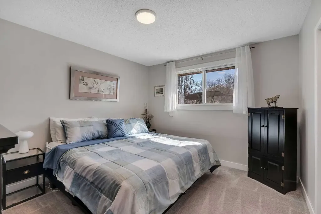 20 Ogmoor Crescent SE Calgary AB T2C 2E9