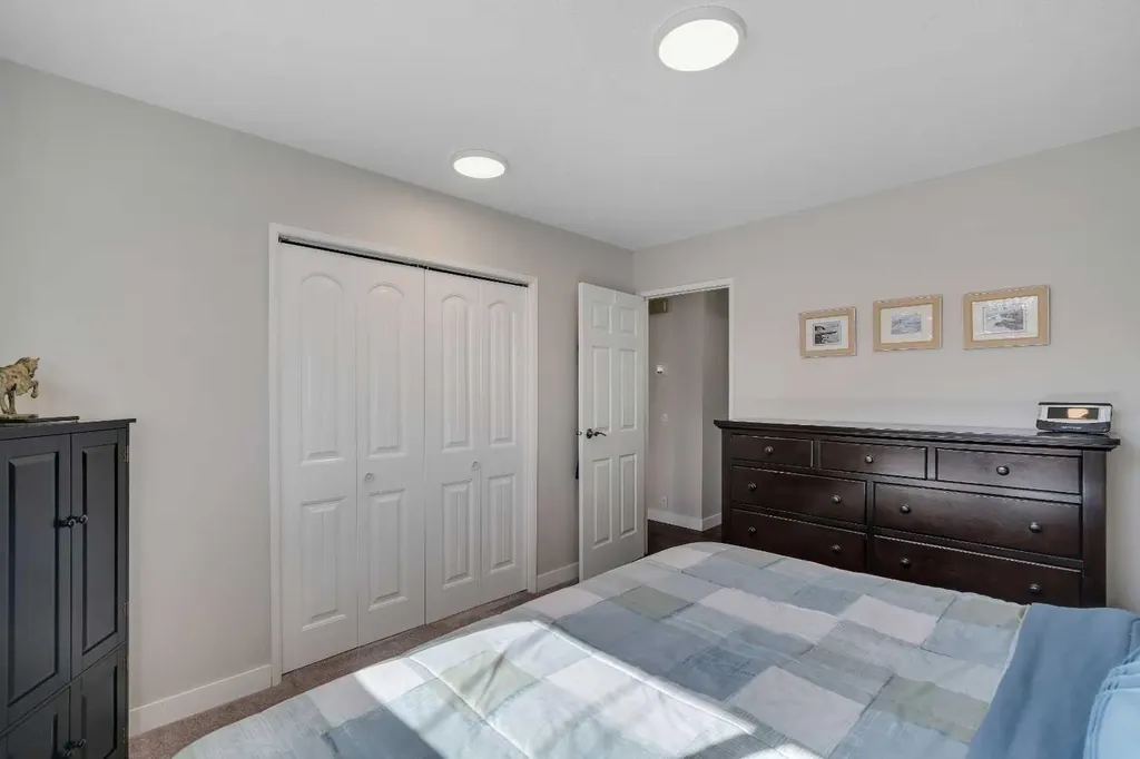 20 Ogmoor Crescent SE Calgary AB T2C 2E9