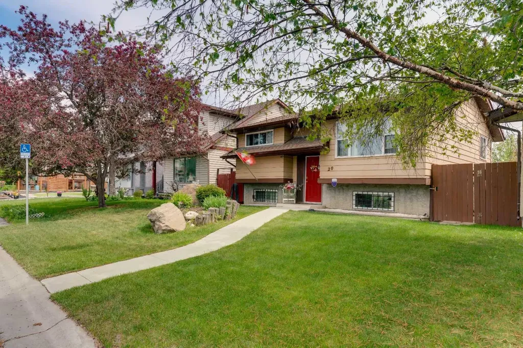 20 Ogmoor Crescent SE Calgary AB T2C 2E9