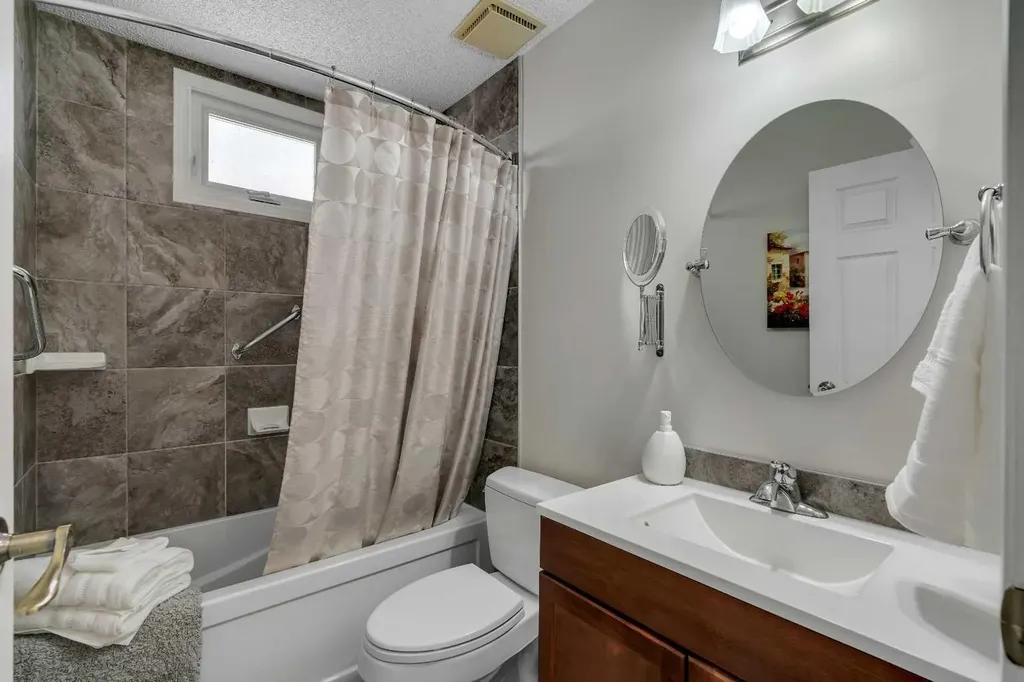 20 Ogmoor Crescent SE Calgary AB T2C 2E9