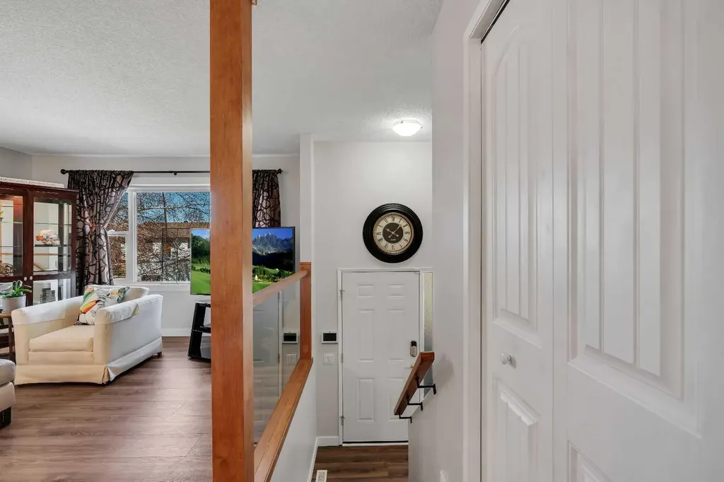 20 Ogmoor Crescent SE Calgary AB T2C 2E9