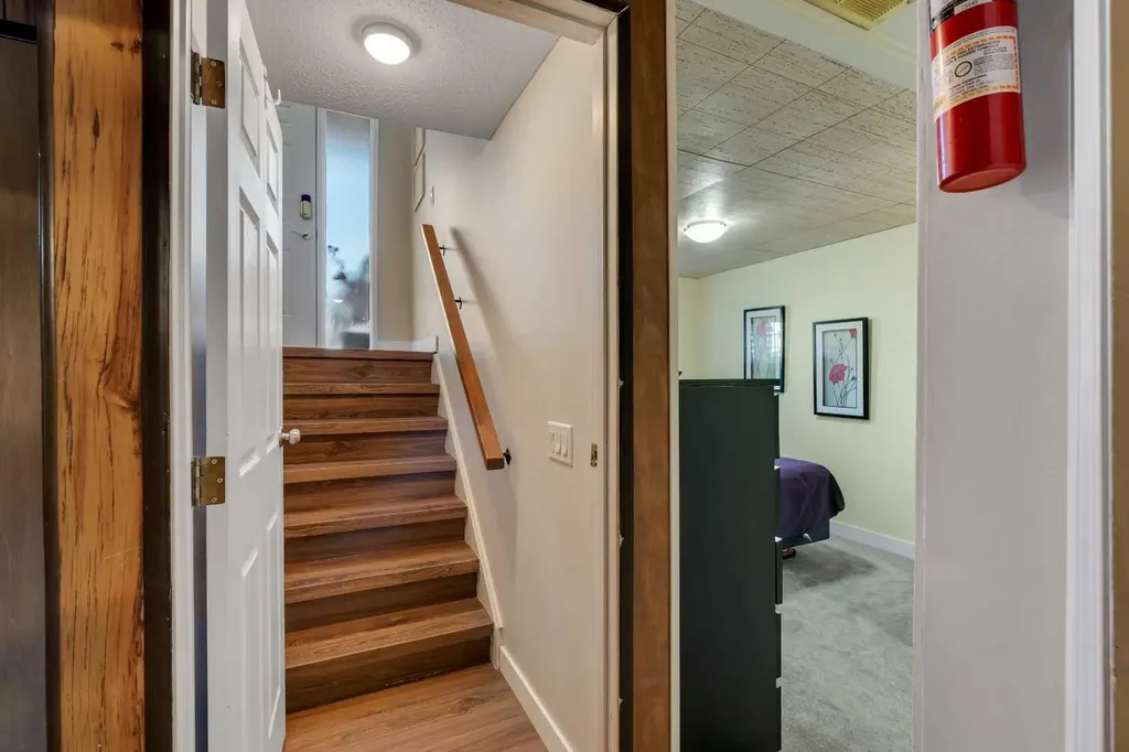20 Ogmoor Crescent SE Calgary AB T2C 2E9