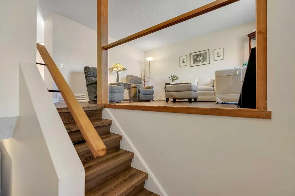 20 Ogmoor Crescent SE Calgary AB T2C 2E9
