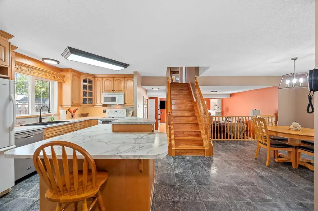 5303 23 Street Lloydminster AB T9V 2P9