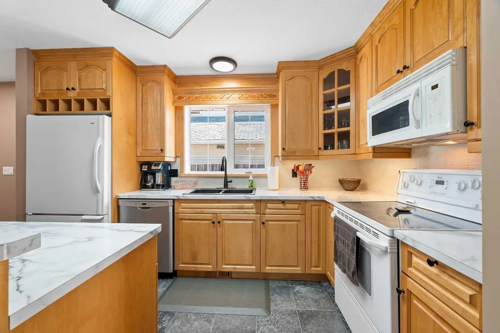 5303 23 Street Lloydminster AB T9V 2P9
