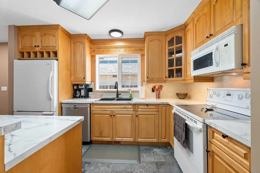5303 23 Street Lloydminster AB T9V 2P9