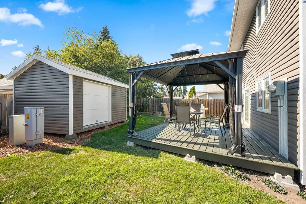 5303 23 Street Lloydminster AB T9V 2P9