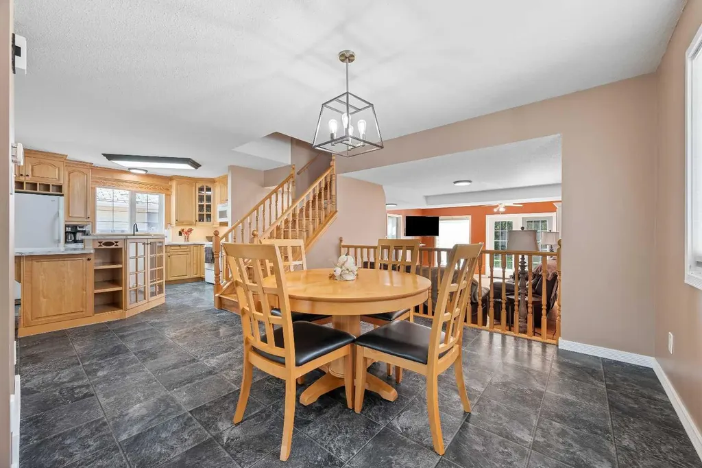 5303 23 Street Lloydminster AB T9V 2P9