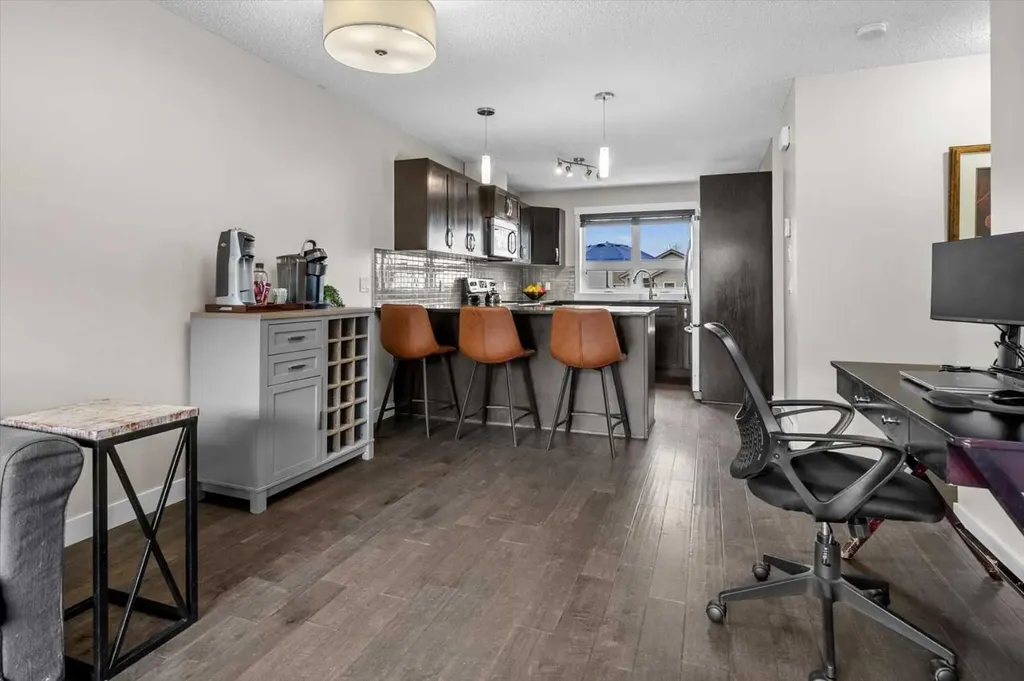 438 Covecreek Circle NE Calgary AB T3K 0J6