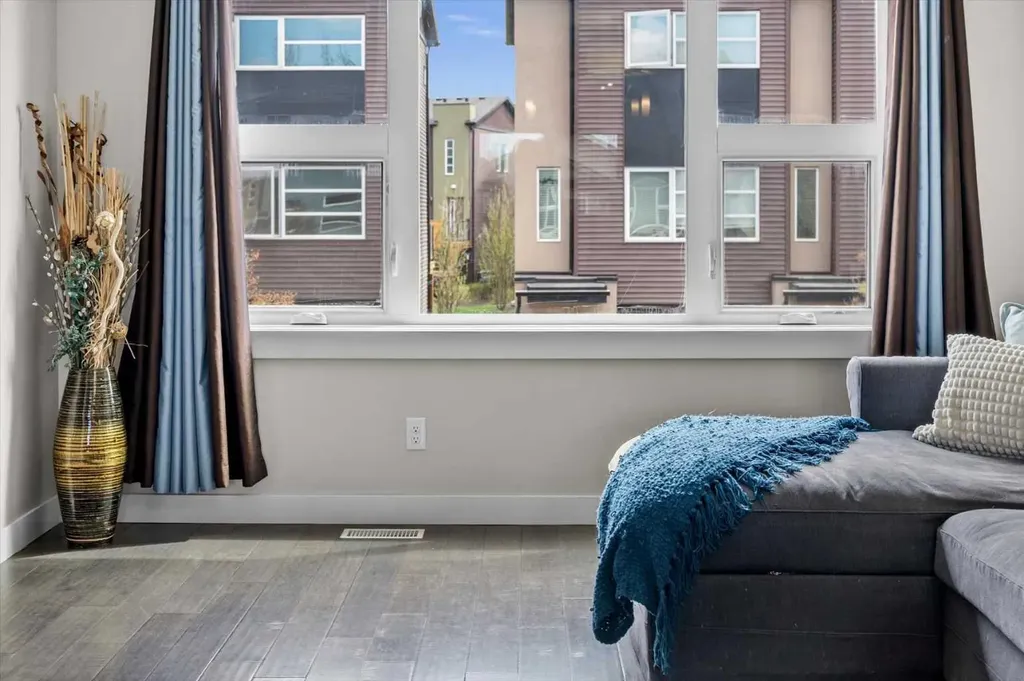 438 Covecreek Circle NE Calgary AB T3K 0J6