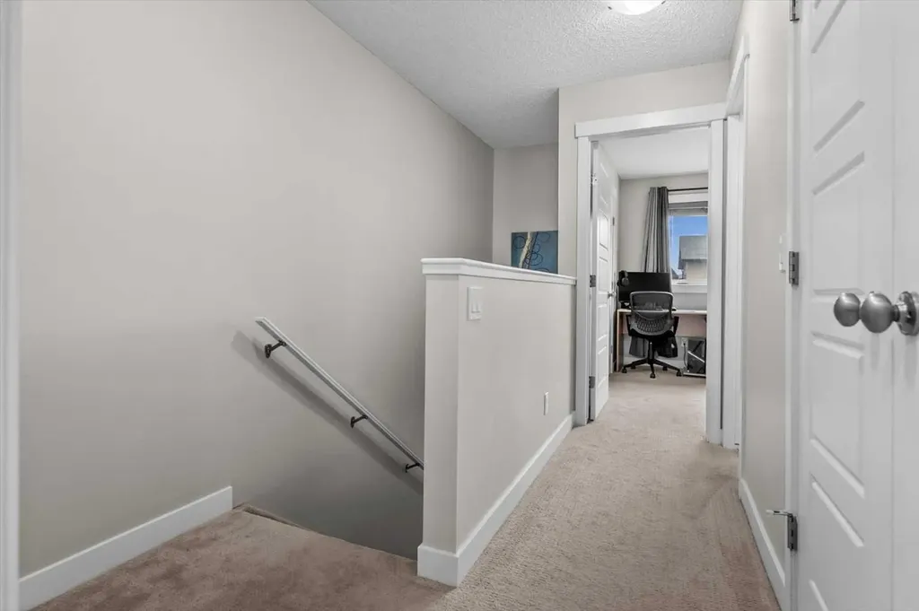 438 Covecreek Circle NE Calgary AB T3K 0J6