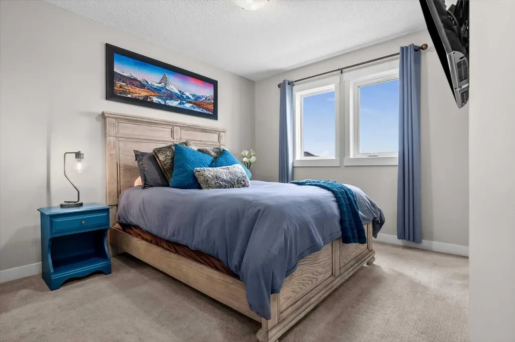 438 Covecreek Circle NE Calgary AB T3K 0J6
