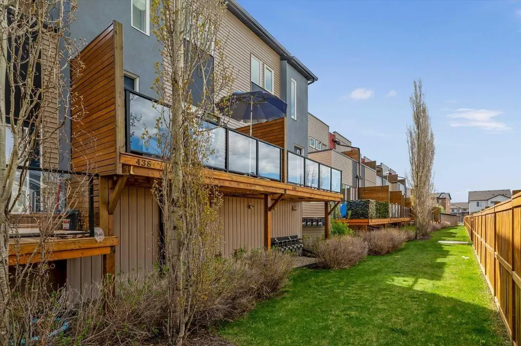 438 Covecreek Circle NE Calgary AB T3K 0J6