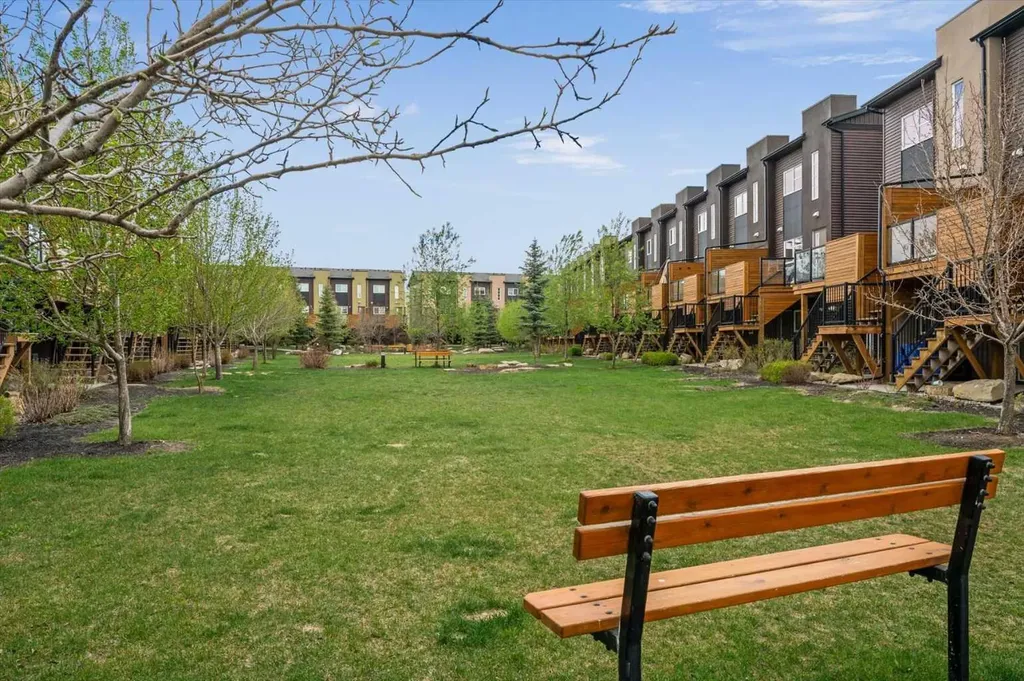 438 Covecreek Circle NE Calgary AB T3K 0J6