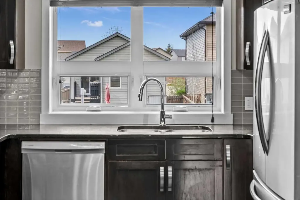 438 Covecreek Circle NE Calgary AB T3K 0J6