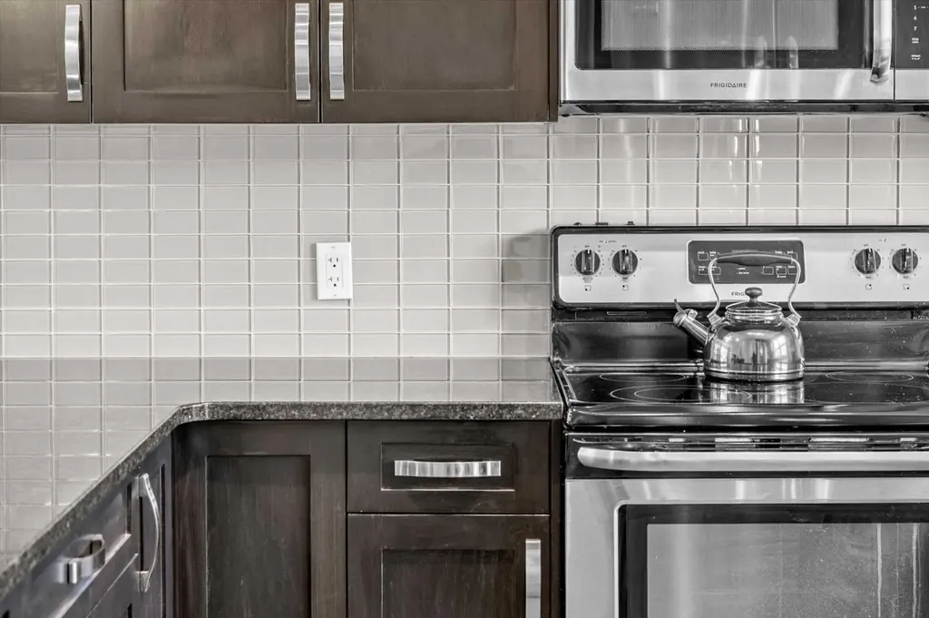 438 Covecreek Circle NE Calgary AB T3K 0J6