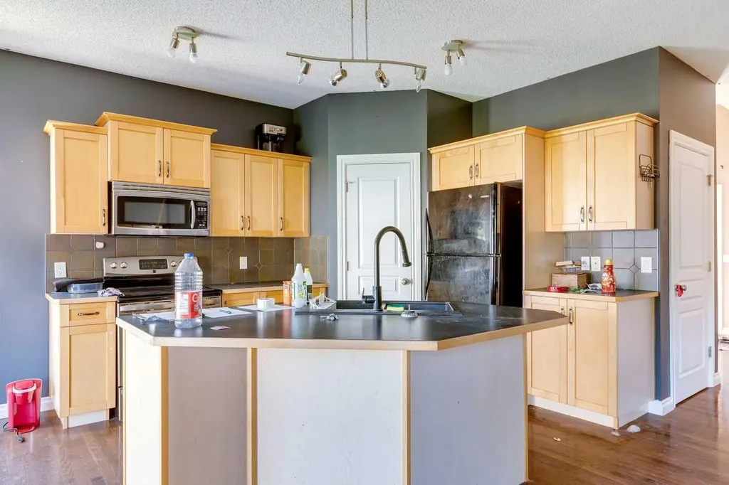 56 Crystal Shores Place Okotoks AB T1S 2G3