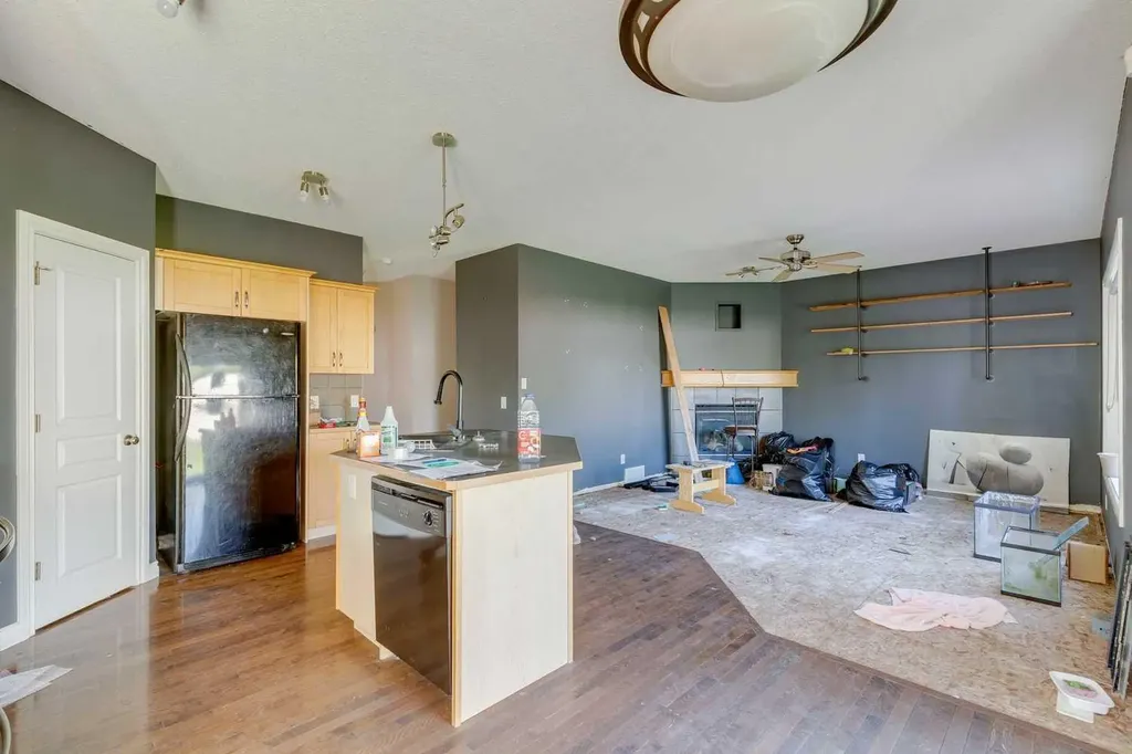 56 Crystal Shores Place Okotoks AB T1S 2G3