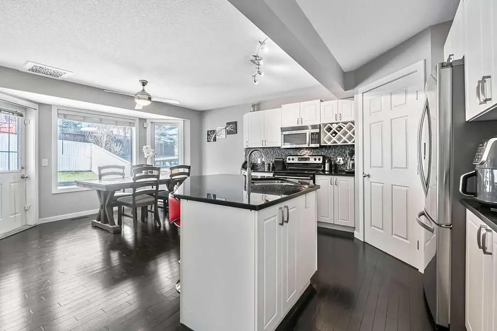 113 Harvest Oak Rise NE Calgary AB T3K 4T9