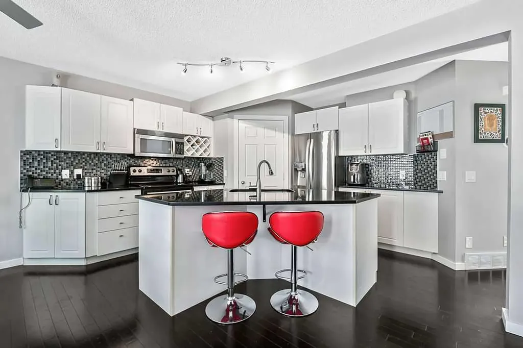 113 Harvest Oak Rise NE Calgary AB T3K 4T9