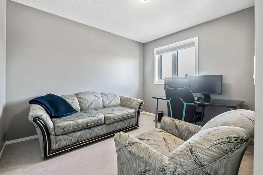 113 Harvest Oak Rise NE Calgary AB T3K 4T9